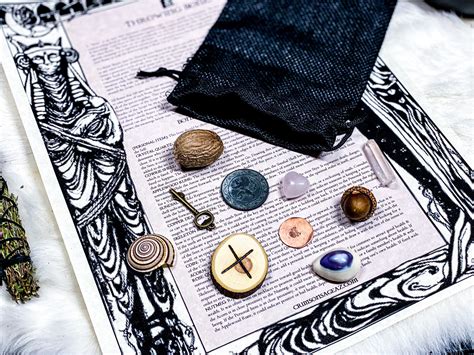 Lunar sorceress divination set